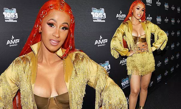 Bold like Cardi B: Not wearing u-n-der-w-ear and still posing in a domineering pose, revealing i-n-ti-m-ate a-r-eas on the Billboard red carpet (H)