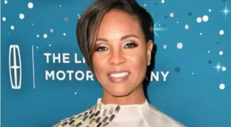 Congratulations! MC Lyte’s A Married Woman Now…See Her Beautiful Wedding Photos