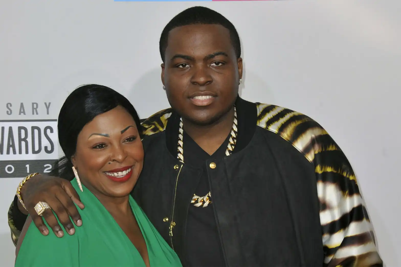 SEAN KINGSTON AND MOTHER CHARGED WITH $1 MILLION FRAUD