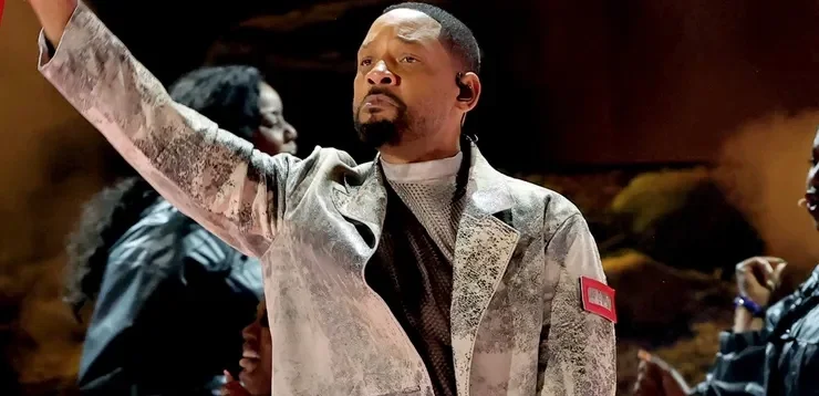 Will Smith gets a standing ovation following the BET Awards performance of his new single debut