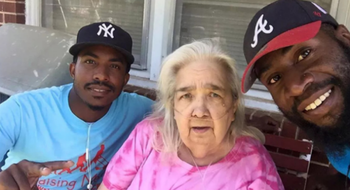 Elderly Woman Could Not Afford To Cut Her Grass, So These Kind Men Told Her They Would Regularly Mow For Free