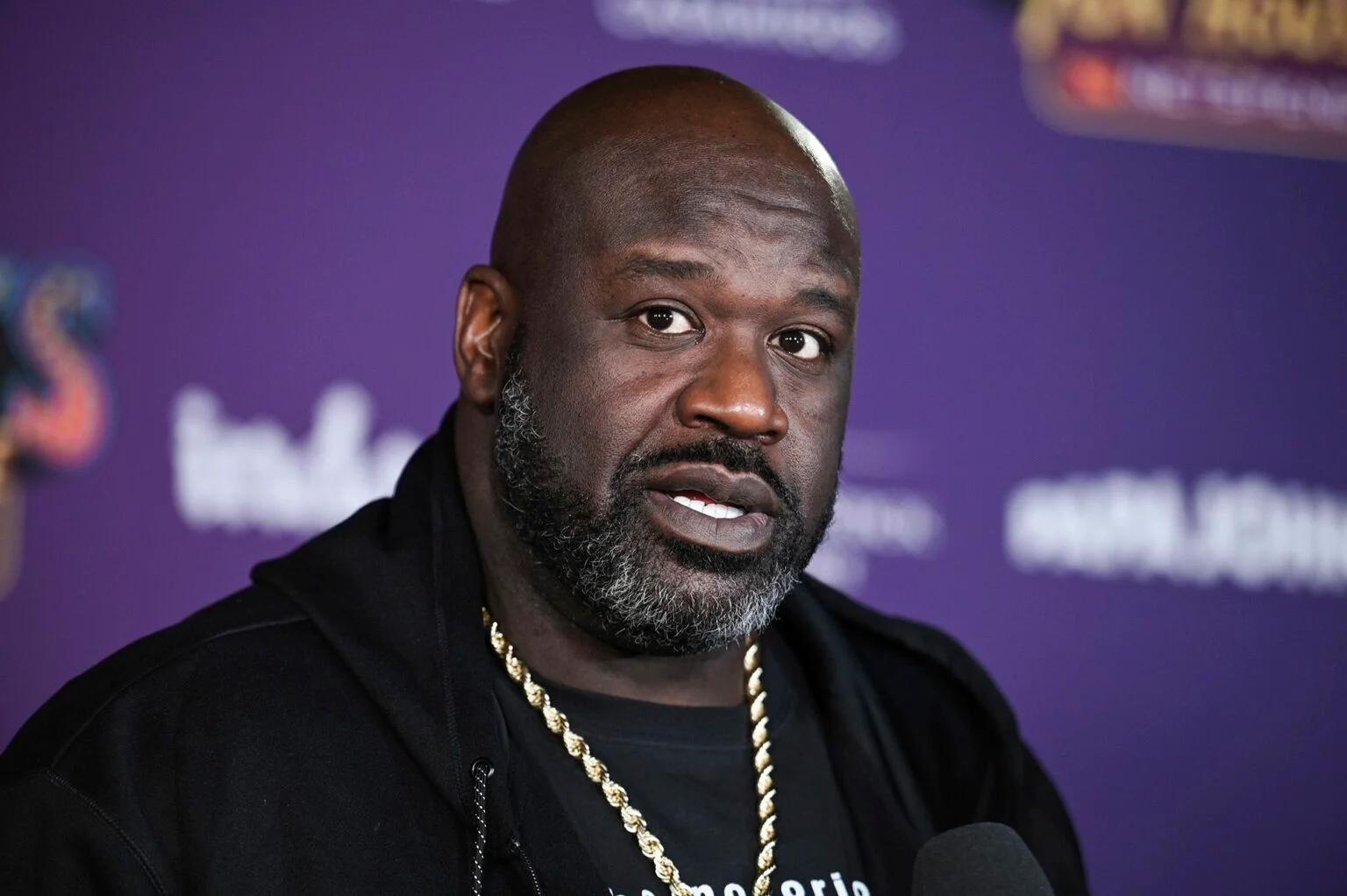 Shaquille O’Neal raises eyebrows with a worrying hospital photo while fans wish him well