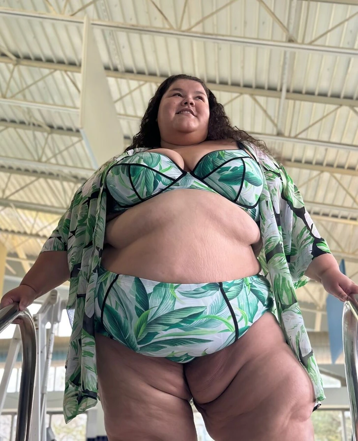 Plus-Size Traveler Sparks Outrage Over Airline Free Extra Seat Request Debate