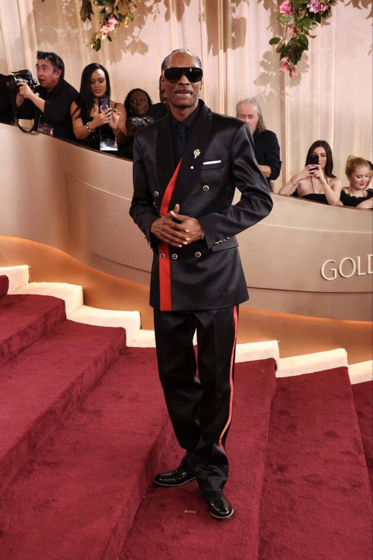 Snoop Dogg’s Golden Globes 2026 Appearance Gets Standing Ovation From Crowd