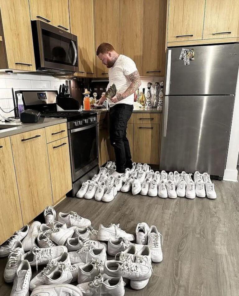 This rapper wears a new pair of AF1s every 2–3 hours 👟🤯