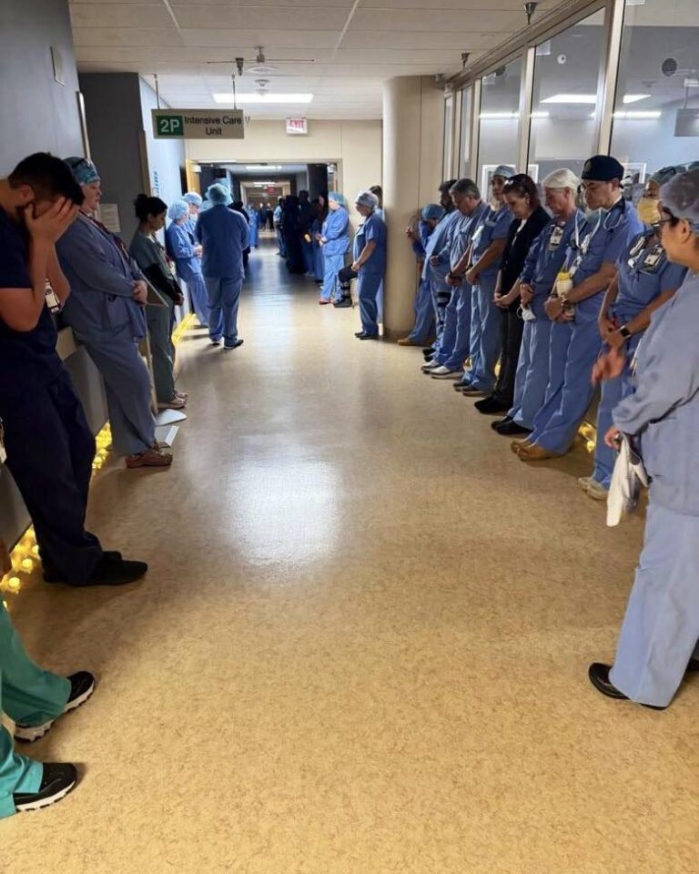 Alex Pretti’s colleagues hold a moment of silence 🙏